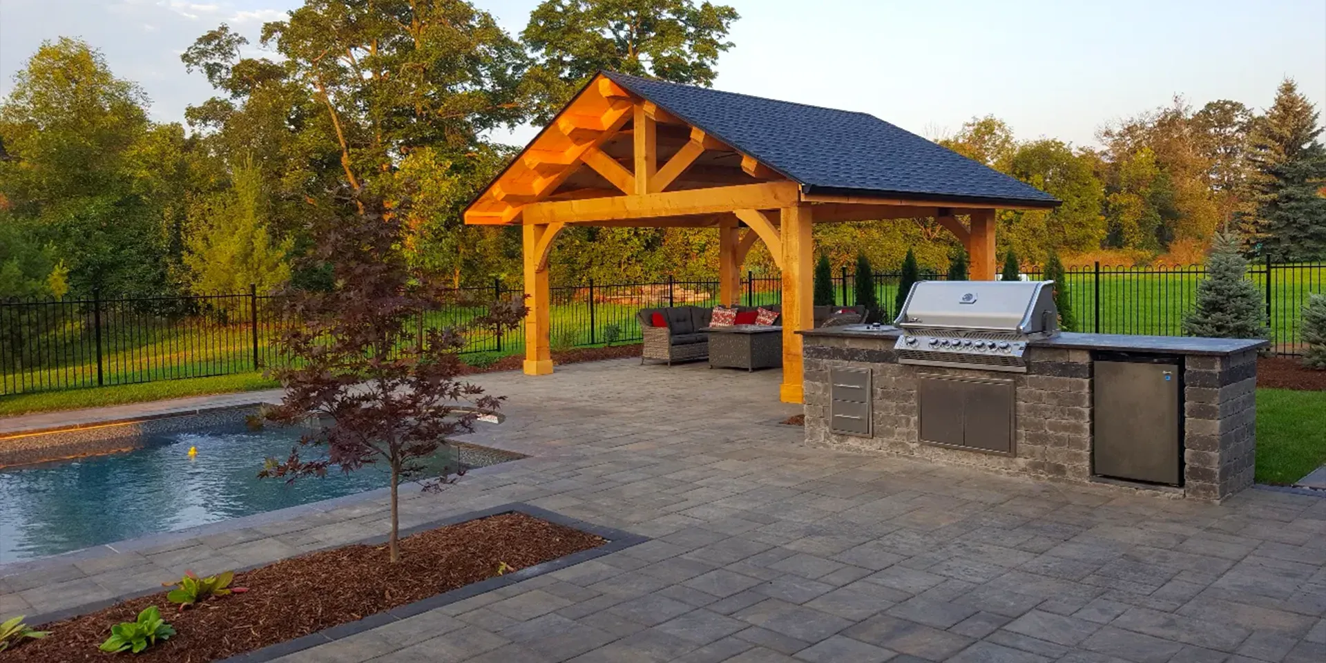 outdoor kitchen