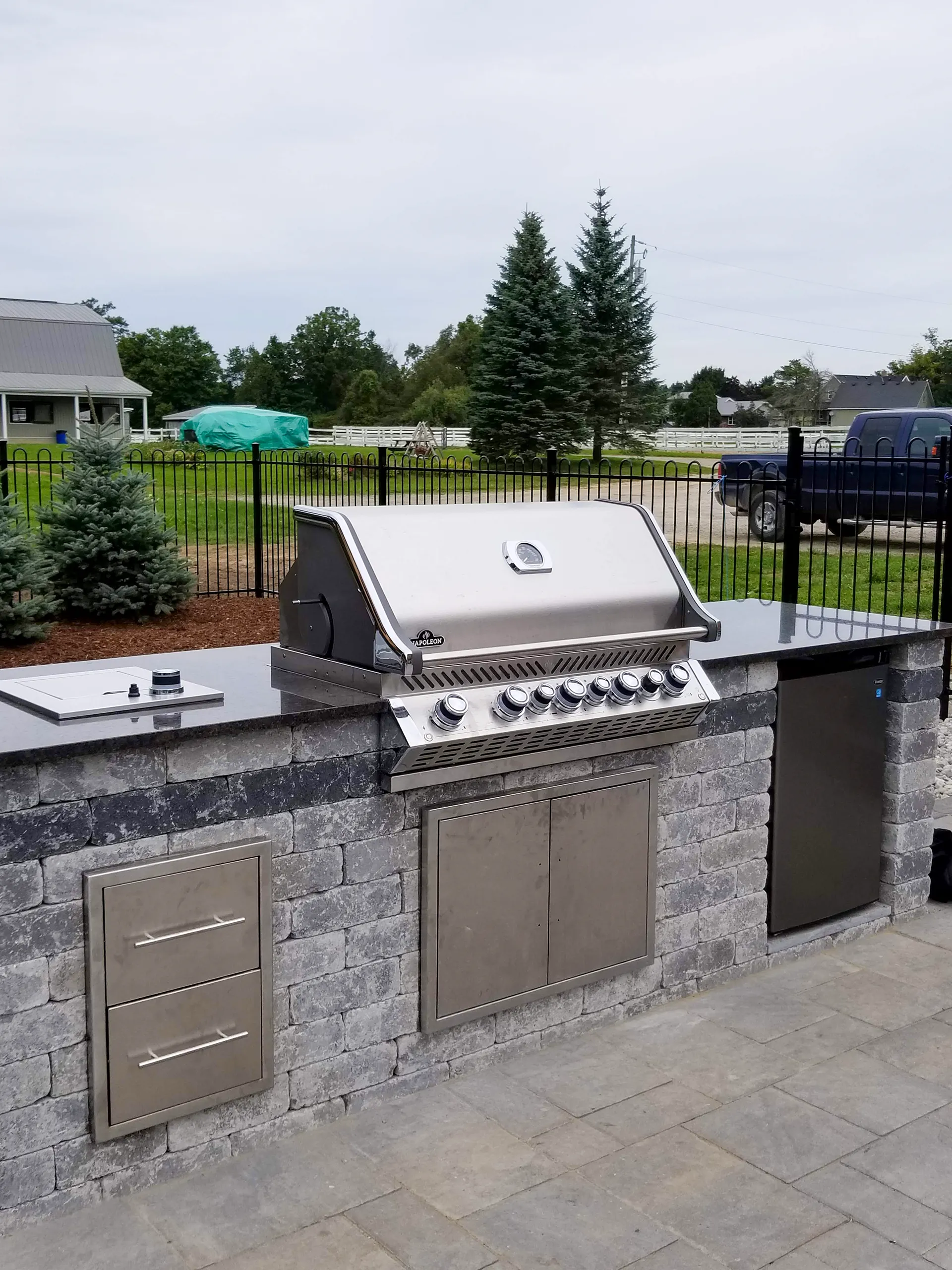 outdoor kitchen